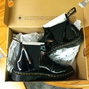 Doc Martens Bianca Womens 8 in Black Patent